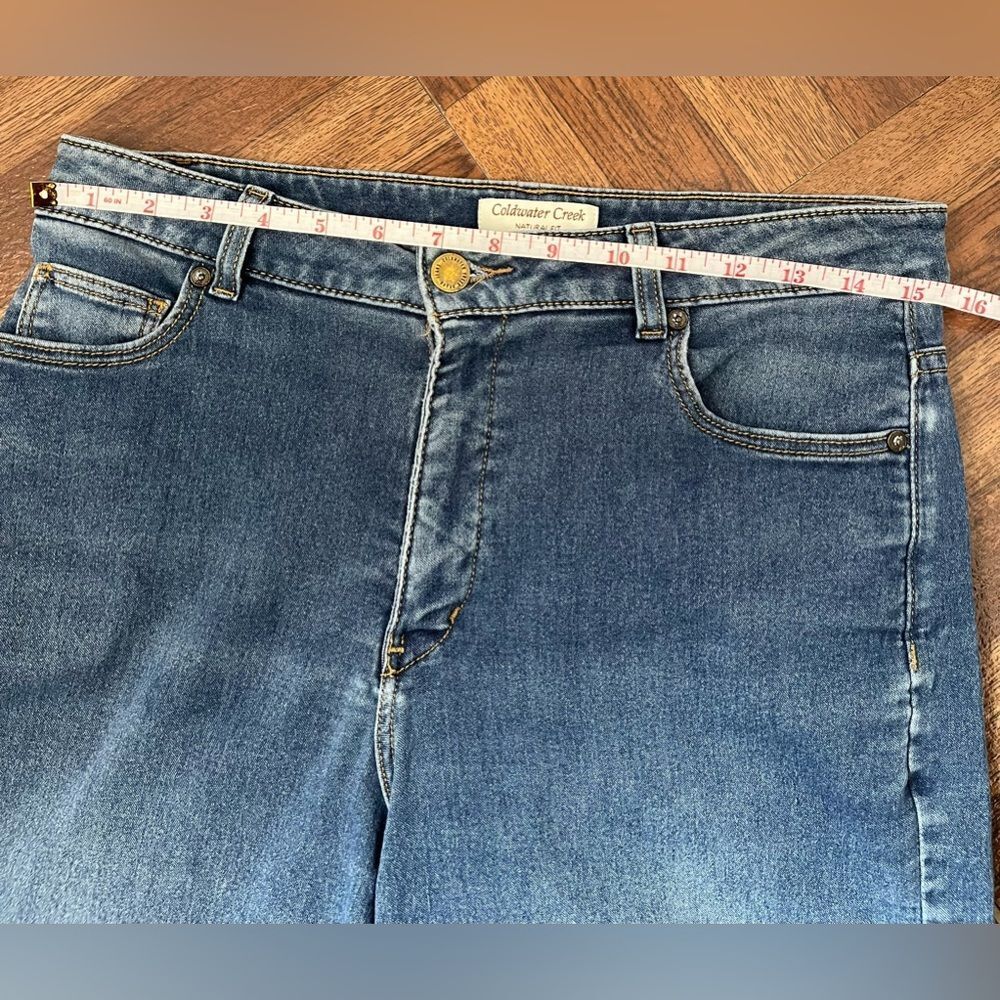Coldwater Creek Women's Natural Fit Jeans Mid
Rise Medium Wash Size 10 - Picture 8 of 11